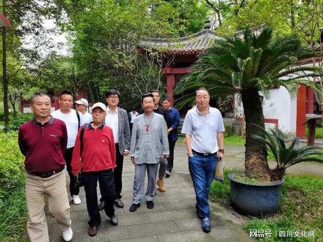 成都文乐书画院走访李白故里，共绘文化艺术交流新篇章